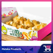 Load image into Gallery viewer, LIS TASTE DURIAN PUFF 马六甲一口吃榴莲泡芙 6/BOX &amp; 12/BOX
